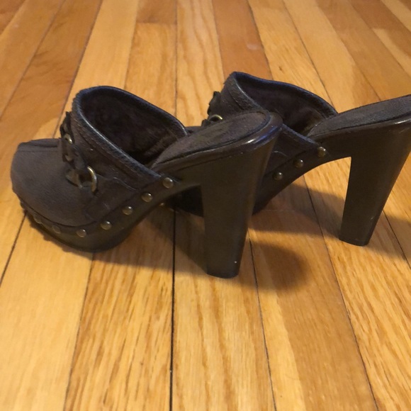 Women’s R2 heeled clogs - Picture 6 of 12